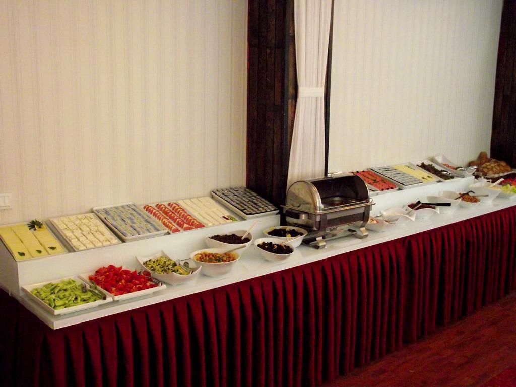 Akman Hotel คูซาดาซี ภายนอก รูปภาพ