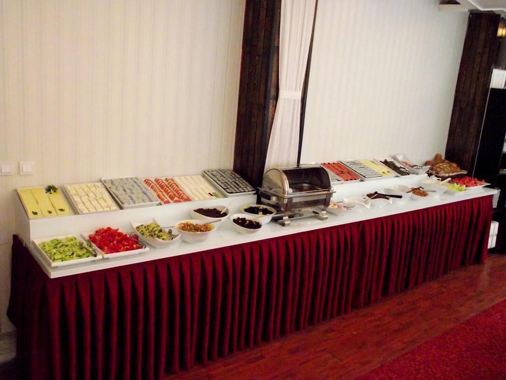 Akman Hotel คูซาดาซี ภายนอก รูปภาพ