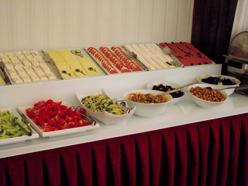 Akman Hotel คูซาดาซี ภายนอก รูปภาพ