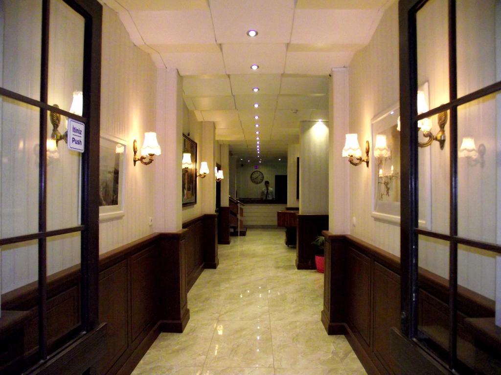 Akman Hotel คูซาดาซี ภายนอก รูปภาพ