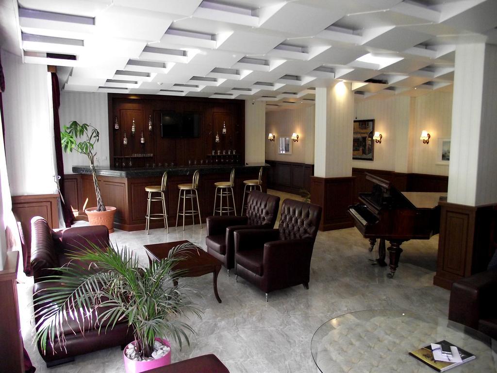 Akman Hotel คูซาดาซี ภายนอก รูปภาพ
