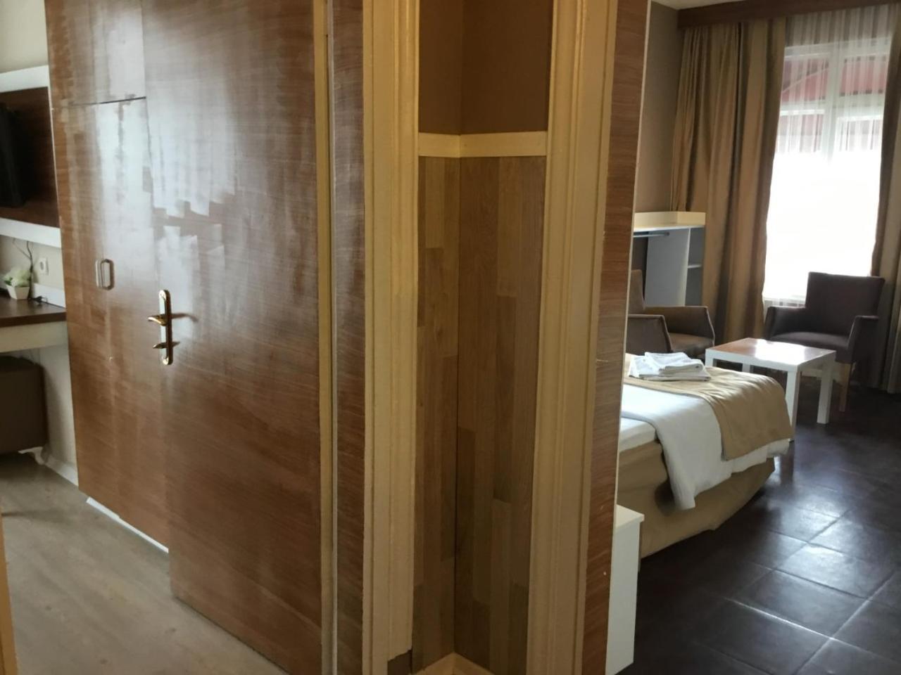 Akman Hotel คูซาดาซี ภายนอก รูปภาพ