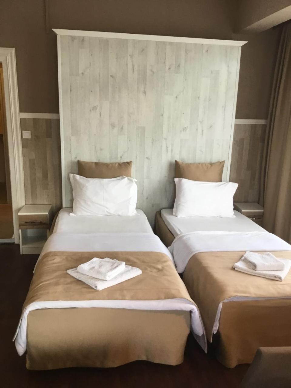 Akman Hotel คูซาดาซี ภายนอก รูปภาพ